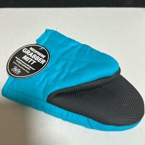 Neoprene Grabber Mitt Peacock Blue Oven Mitt
